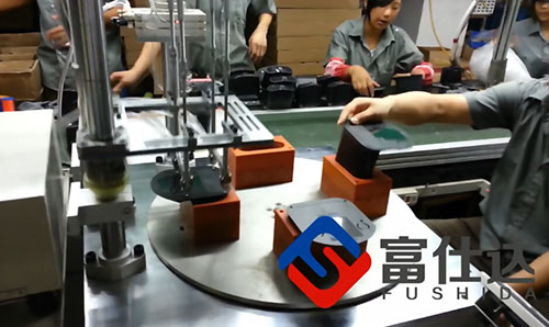 在線式自動(dòng)鎖螺絲機(jī) 在線式自動(dòng)鎖螺絲機(jī)